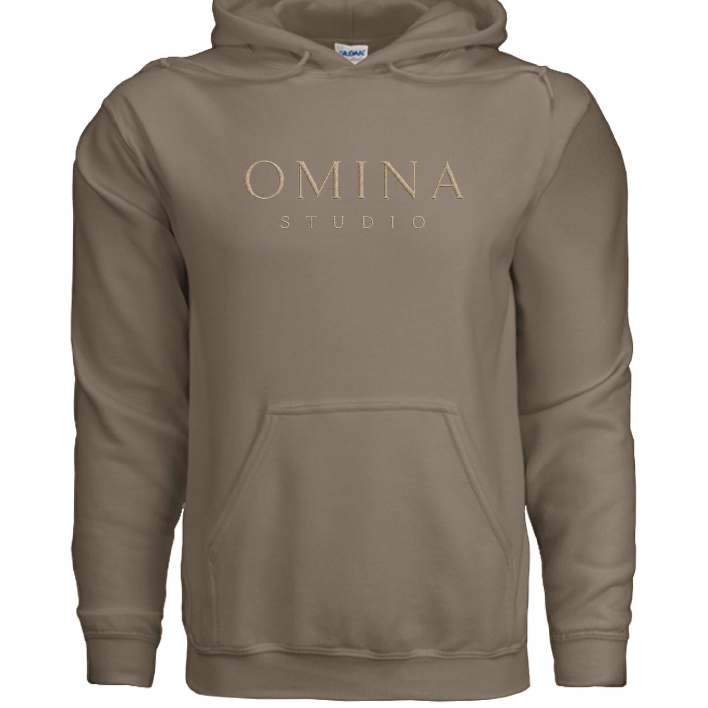 Omina Studio taupe essential hoodie with embroidered logo and kangaroo pocket. Relaxed fit, timeless style.